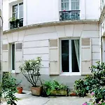 Guestready - Apt Near Eiffel Tower Champs Elysees Paris 16
