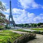 Guestready - Apt Near Eiffel Tower Champs Elysees Paris 16